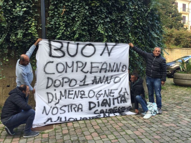 Ex parcheggiatori, riesplode la protesta: “Un anno di menzogne”. E Foti evita il confronto