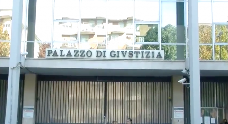 Estorsione ai danni di un minore: 24enne si è avvalso della facoltà di non rispondere