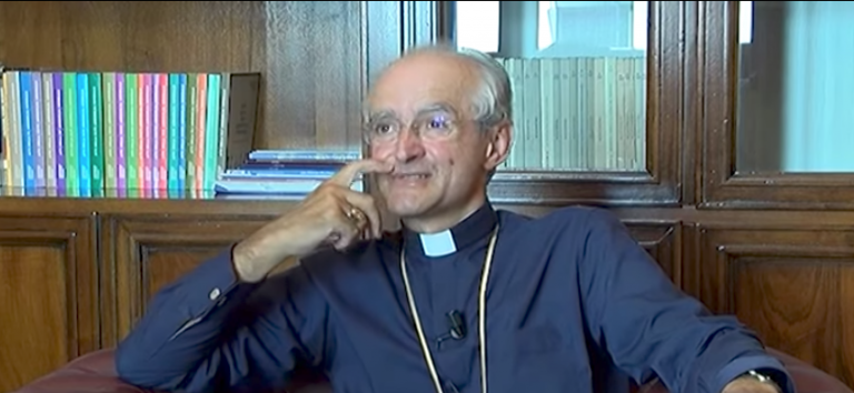 Natale, il messaggio del vescovo Arturo Aiello
