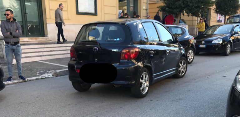 Si dà alla fuga alla vista dei Carabinieri, inseguimento ad alta velocità in Irpinia