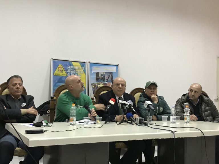 VIDEO/ Avellino Calcio – Taccone ai tifosi: “Non falliamo”. Ma la contestazione va avanti