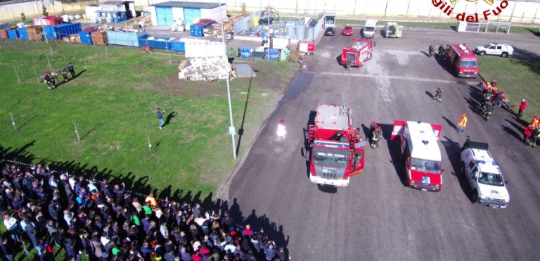 FOTO/ Terremoto e incendio di condotta del metano, maxi esercitazione dei caschi rossi irpini