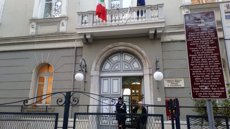 Niente Solimena per gli studenti del Mancini: vie di fuga insufficienti