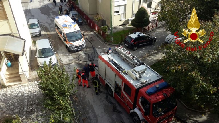 Tragedia in provincia di Avellino, muore avvolta dalle fiamme