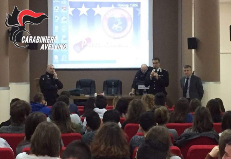 “A scuola di legalità”, i carabinieri incontrano gli studenti del Liceo De Sanctis