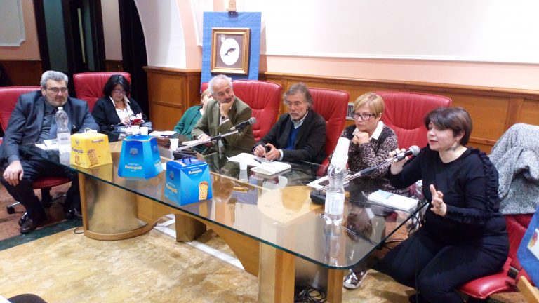 VIDEO/ Gad Lerner racconta la storia di Concetta: “Ha scelto di farsi del male per non farlo ad altri”