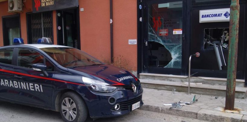 Bisaccia, furto con esplosivo al bancomat: ladri in fuga con il bottino