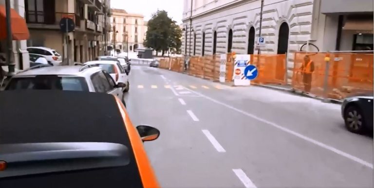 VIDEO/ Ci vuole Costanza – Strisce blu: parcheggi, paghi ma becchi la multa