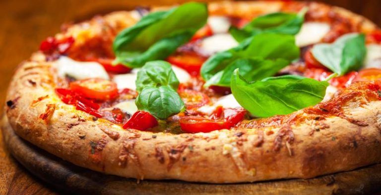 Ristoranti e pizzerie, dal 27 aprile ultime consegne a domicilio alle 23: nuova ordinanza della Regione