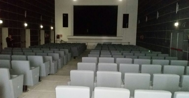 Furto nell’Eliseo: la casa del cinema ancora in balia dei vandali. E il futuro resta un’incognita