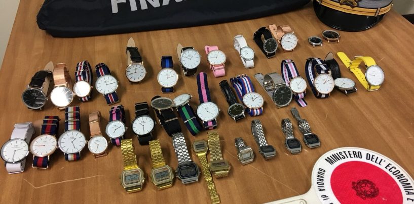 Blitz della Finanza al mercato di Avellino: maxi sequestro di orologi