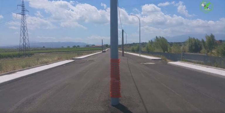 VIDEO/ Ci vuole Costanza: la strada con i pali al centro