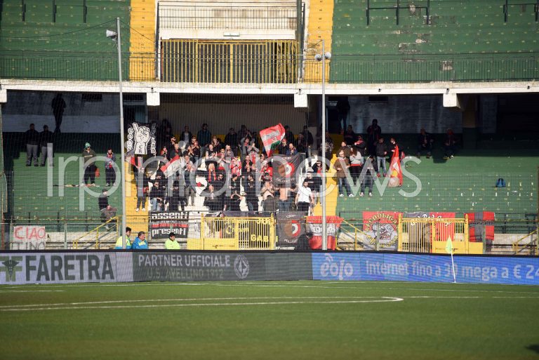 Avellino-Cremonese, striscione non autorizzato: i tifosi ospiti se ne vanno
