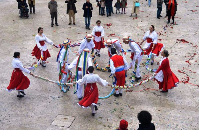 Maltempo, slitta a domenica la sfilata dei Carnevali Irpini a Matera