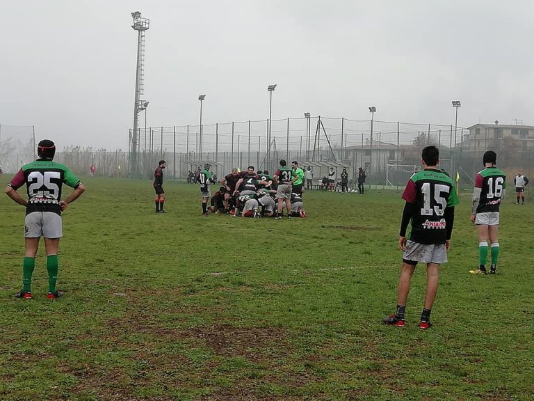 Rugby – primo hurrà per l’Avellino, i lupi battono i draghi
