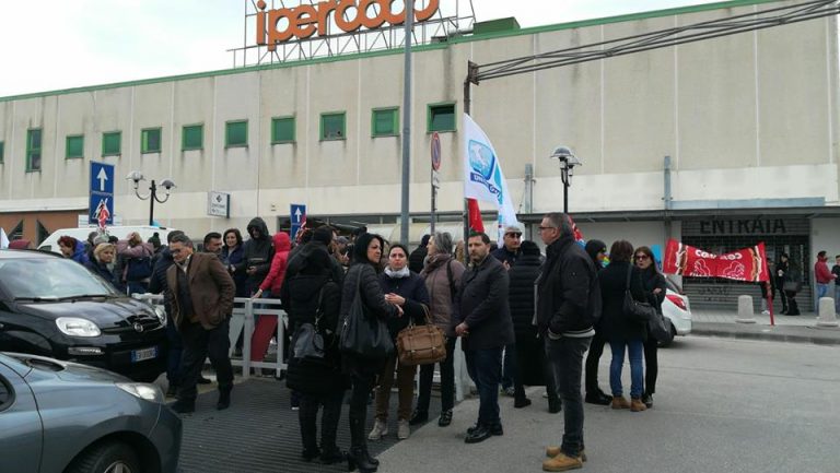 Ferrara (Unc): “Per l’Ipercoop servono soluzioni, non passerelle”