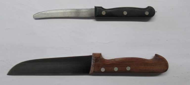 Minaccia la moglie col coltello da cucina, arrestato