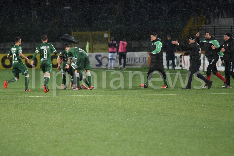L’Avellino si salva, Novellino forse: 2-2 col Pescara. Rivivi il live
