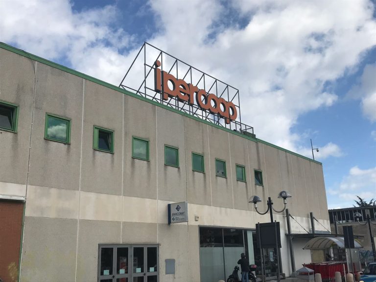 Dramma Ipercoop, il sindacato si aggrappa alle istituzioni