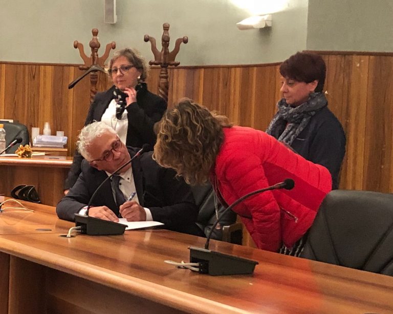 Grande successo a Grottaminarda per la presentazione del libro “Nel suo piccolo anche Marangio s’incazza”