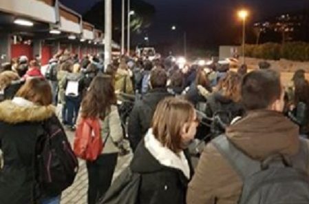 Incubo trasporti sull’asse Fisciano-Avellino, gli studenti: “Aumentate le corse”