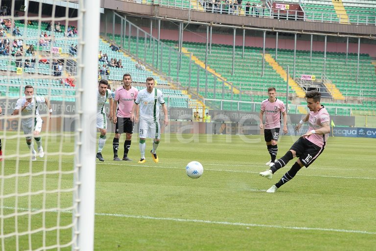 Palermo con il minimo sindacale: l’Avellino si inchina al “Barbera”