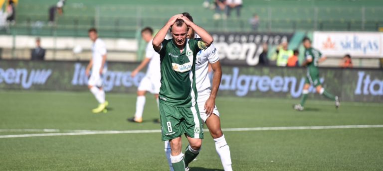 Avellino, agonia infinita: al Partenio passa anche il Bari. Rivivi il live