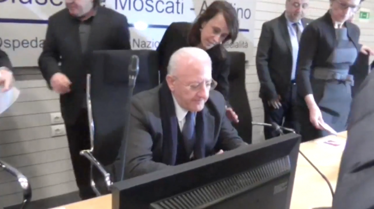 Ospedale Moscati, il governatore De Luca inaugura il centro oncologico