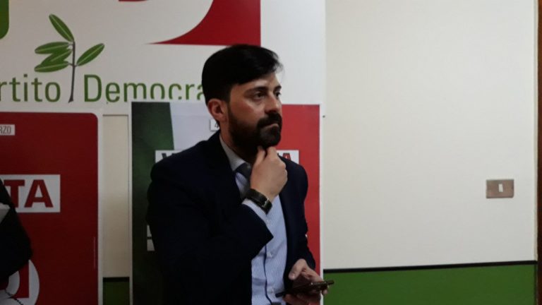 Scritte davanti la sede Pd, Di Guglielmo: “Un vile attacco che non ci intimorisce”