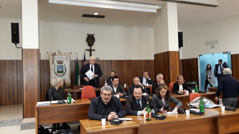 Comune, maggio di “bilanci”: slalom speciale tra diffide prefettizie e campagna elettorale