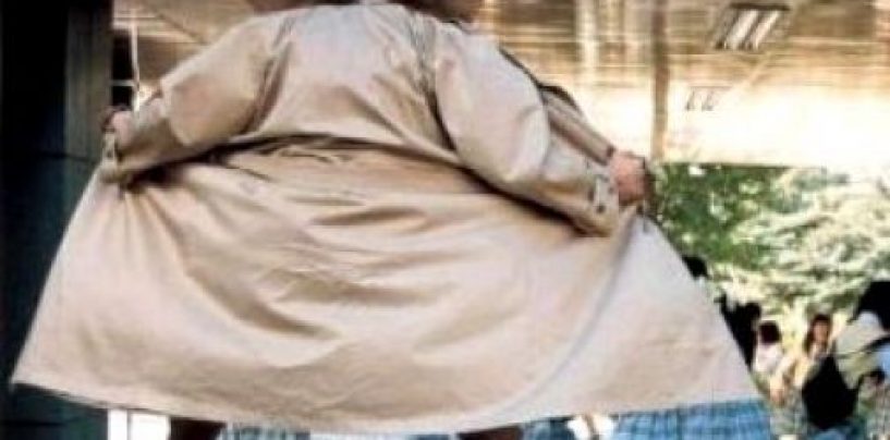 Anziano commette atti osceni davanti a due minori: denunciato