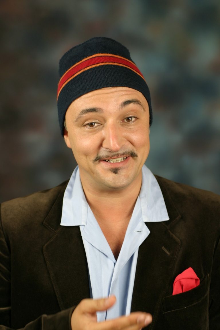 Il cabarettista Paolo Caiazzo pronto per il suo debutto in città
