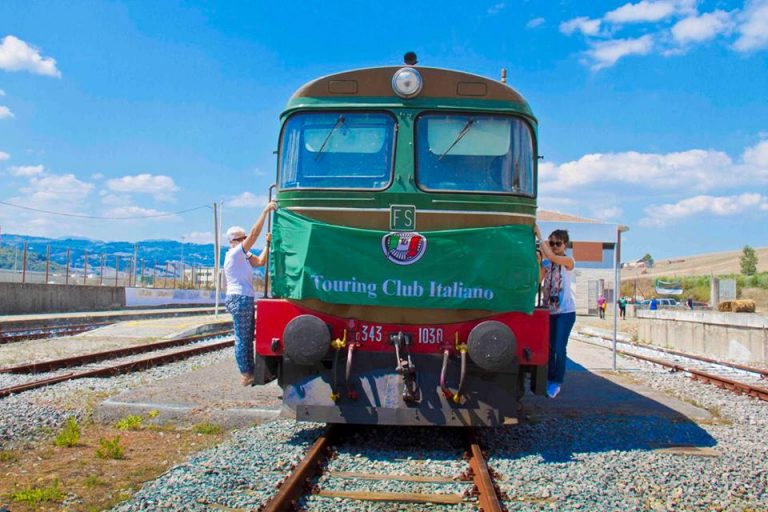 Treno Avellino-Rocchetta, è boom: pronte altre due carrozze
