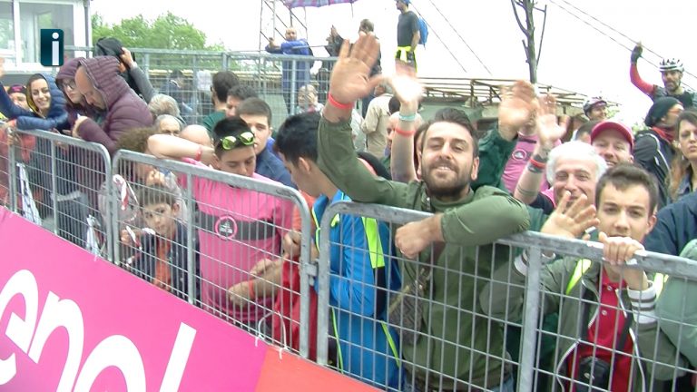 VIDEO/ L’emozione del Giro d’Italia, il sondaggio tra i tanti appassionati giunti a Montevergine