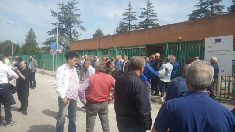 I.I.A., gli operai di Flumeri chiedono un’assemblea: “Basta propaganda, vogliamo chiarezza”