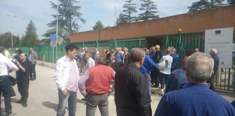 I.I.A., gli operai di Flumeri chiedono un’assemblea: “Basta propaganda, vogliamo chiarezza”