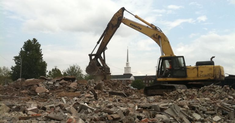 Abusivismo edilizio, demolito un immobile nel beneventano