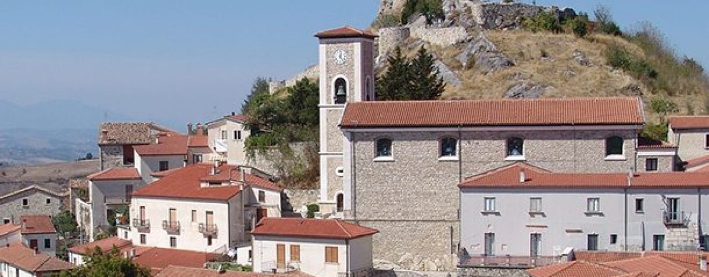 Partita sospesa a Rocca San Felice, scontro sui social. Il Comune: “Decisione giusta, basta polemiche”