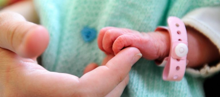 L’Italia è il secondo Paese più vecchio al mondo: meno nascite e più cervelli in fuga