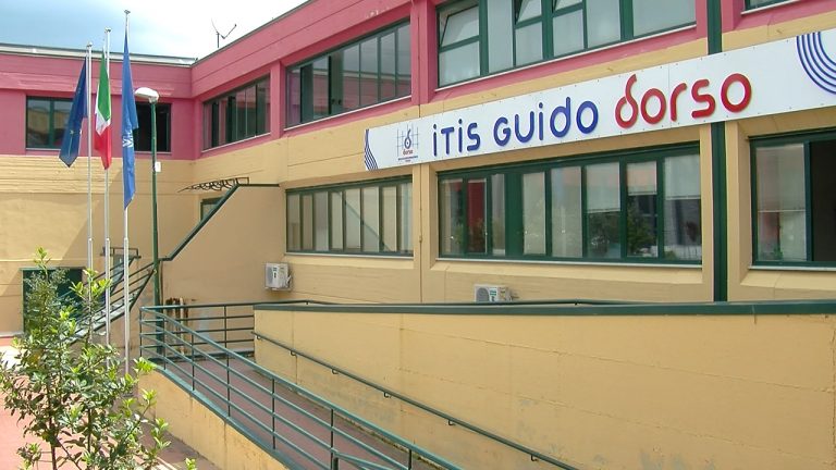 Istituto “Guido Dorso”, insegnante positiva al Covid-19: classe in quarantena fino al 17 ottobre
