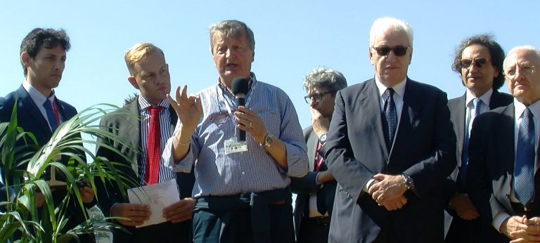 VIDEO/ L’emozione di Mitrione per il treno storico: “E’ il riscatto di Borgo Ferrovia dopo la peste dell’Isochimica”