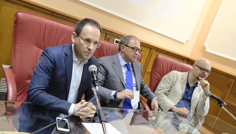 Comune, scoppia il caso politico. Santa Alleanza contro Ciampi: “Ora cambia tutto”
