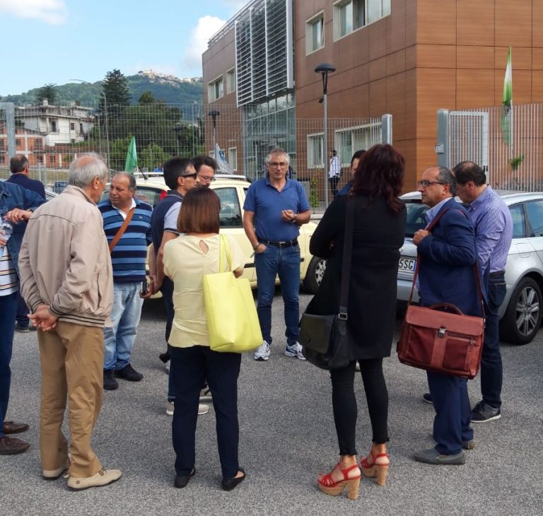Cgs, sit-in dei lavoratori davanti la sede di Asi: “Ora basta, vogliamo risposte”