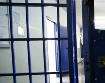 Droga e telefonini in carcere: 30 arresti