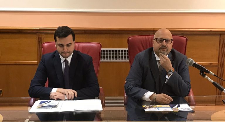 Ciampi verso la sfiducia, Sibilia ironizza su Facebook