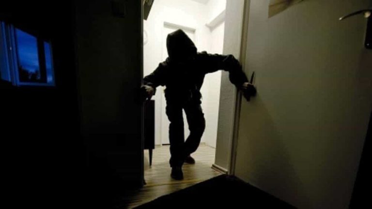Nuovo furto ad Ariano con due donne in casa