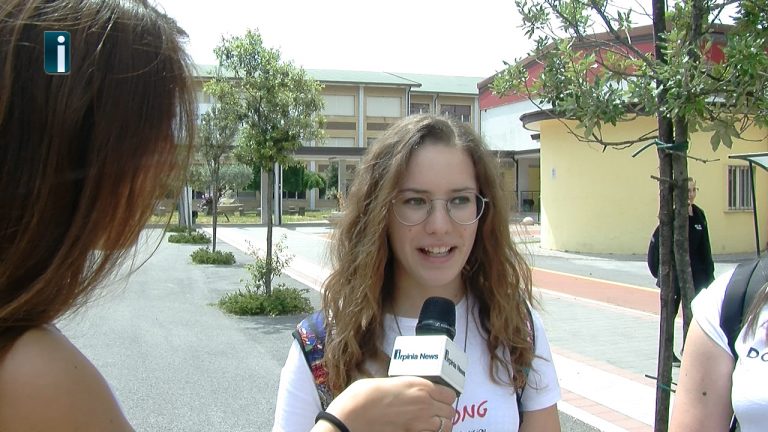 VIDEO/ E’ tempo di maturità: dalla solitudine alla Costituzione, gli studenti puntano sull’attualità