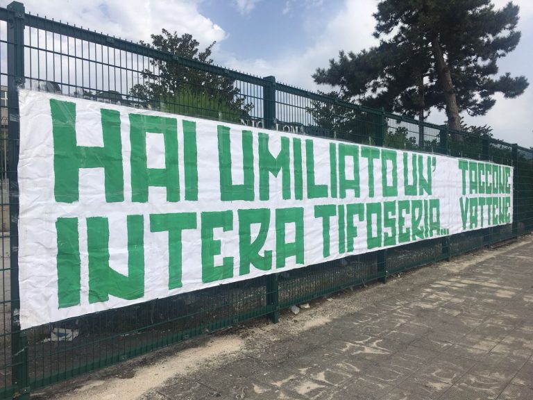 Avellino, Serie B a rischio: esplode la contestazione