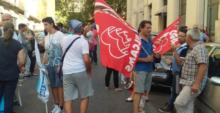 VIDEO/ Ipercoop, dal Mise arriva la sospensione dei licenziamenti. Martedì l’incontro con Az