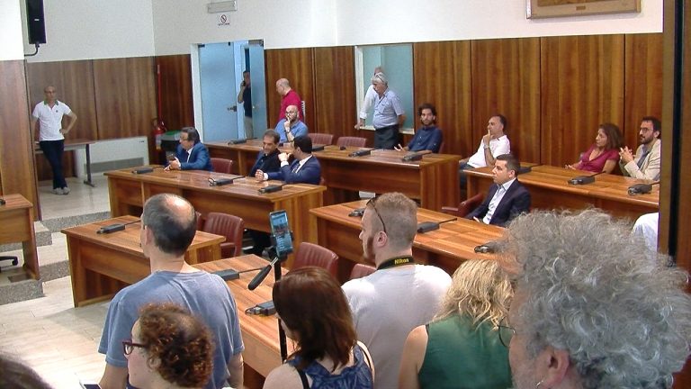 “Il ricorso è inammissibile”, il Tar boccia Ciampi e i 5 Stelle. Legittimo l’esito del primo turno